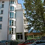 Hotel Lotos 2*