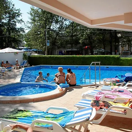 Lotos Hotel 2*